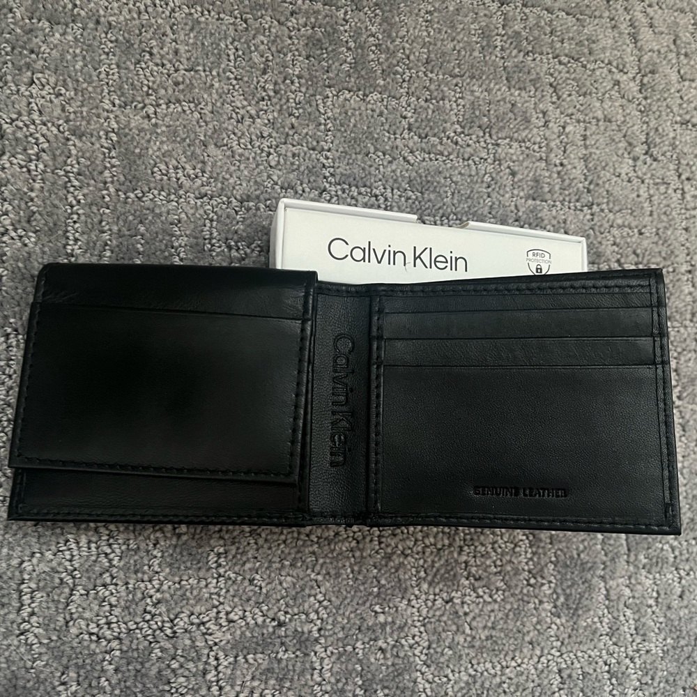 Calvin Klein Wallet - Picture 2 of 3
